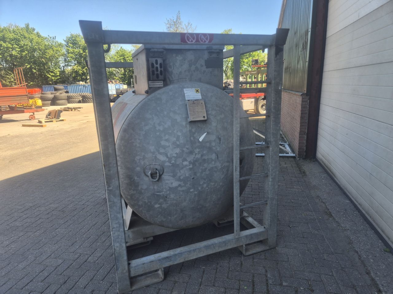 SEPPELER Gruppe Rietberg dieseltank 2900 liter