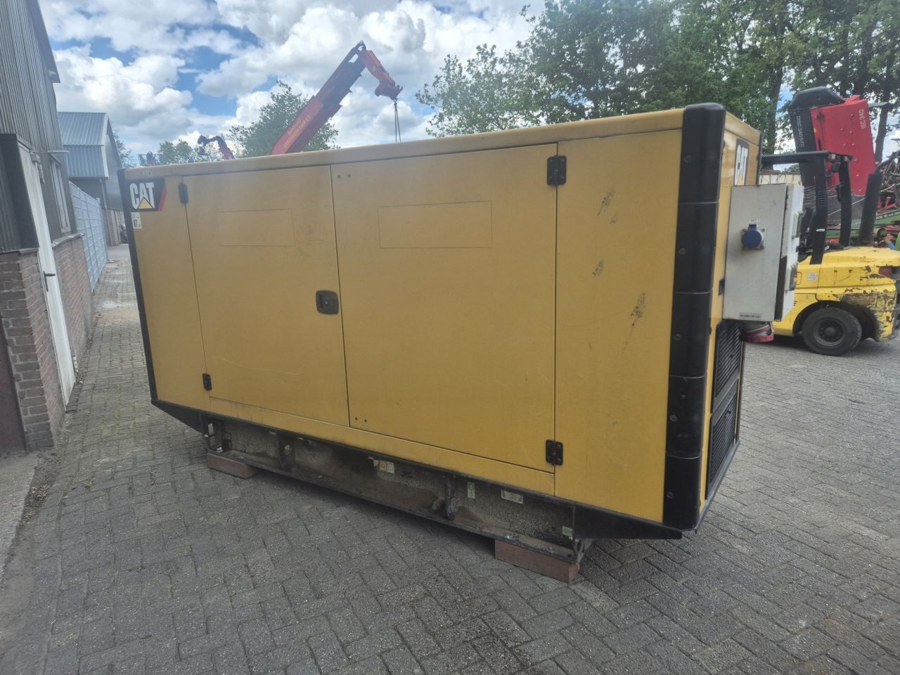 Gebruikte CATERPILLAR DE150EO generator met 150 KVA