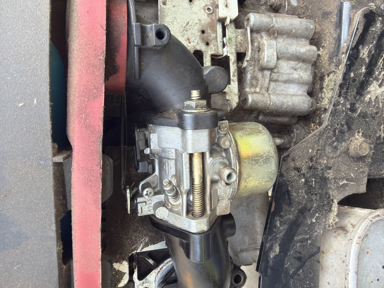MC Cormick D320 met grondbak, maaibalk en trekhaakdriepuntshaak