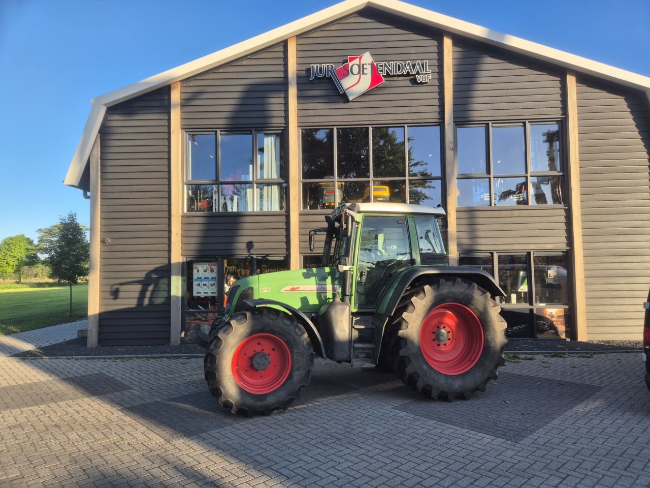 Gebruikte FENDT 716 vario tractor met 160 pk