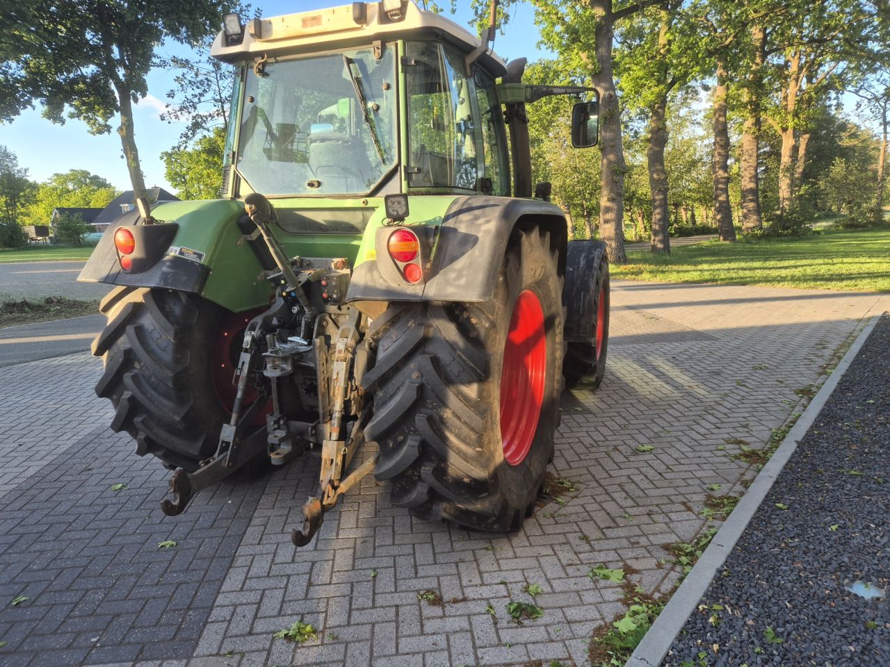 Gebruikte FENDT 716 vario tractor met 160 pk