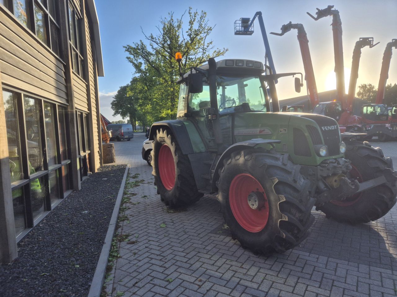 Gebruikte FENDT 716 vario tractor met 160 pk