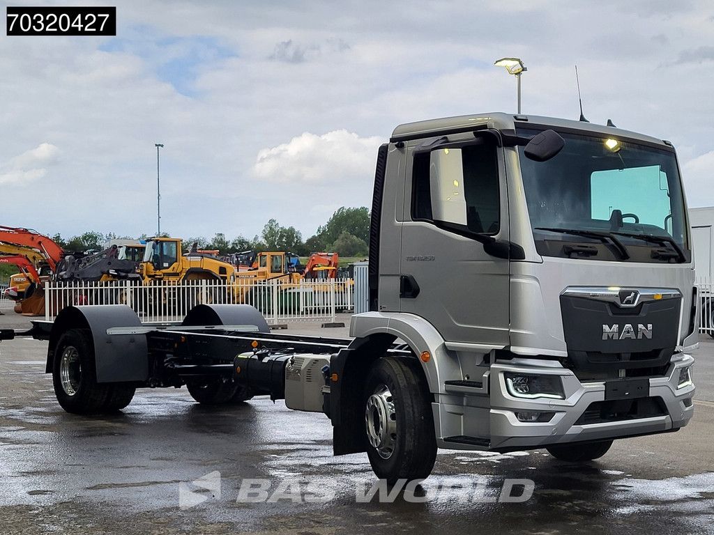 MAN TGM 18.250 4X2 18 tons chassis 5775mm Radstand Automatic ACC Euro 6