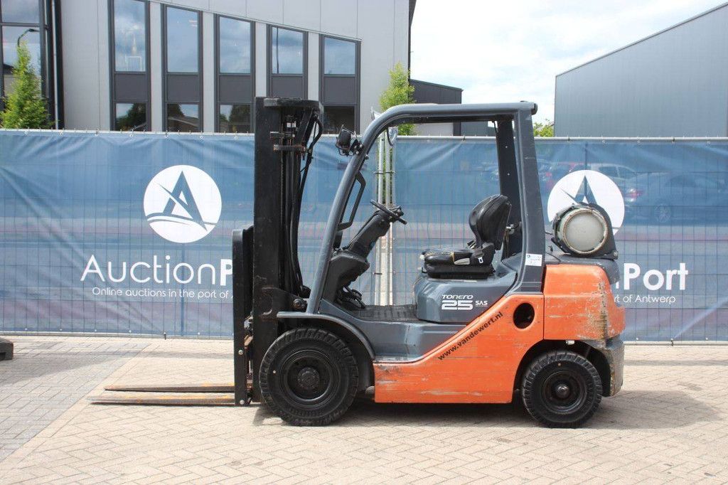 Gabelstapler Toyota 02-8FGF25 LPG 2500kg 4,7m 2010