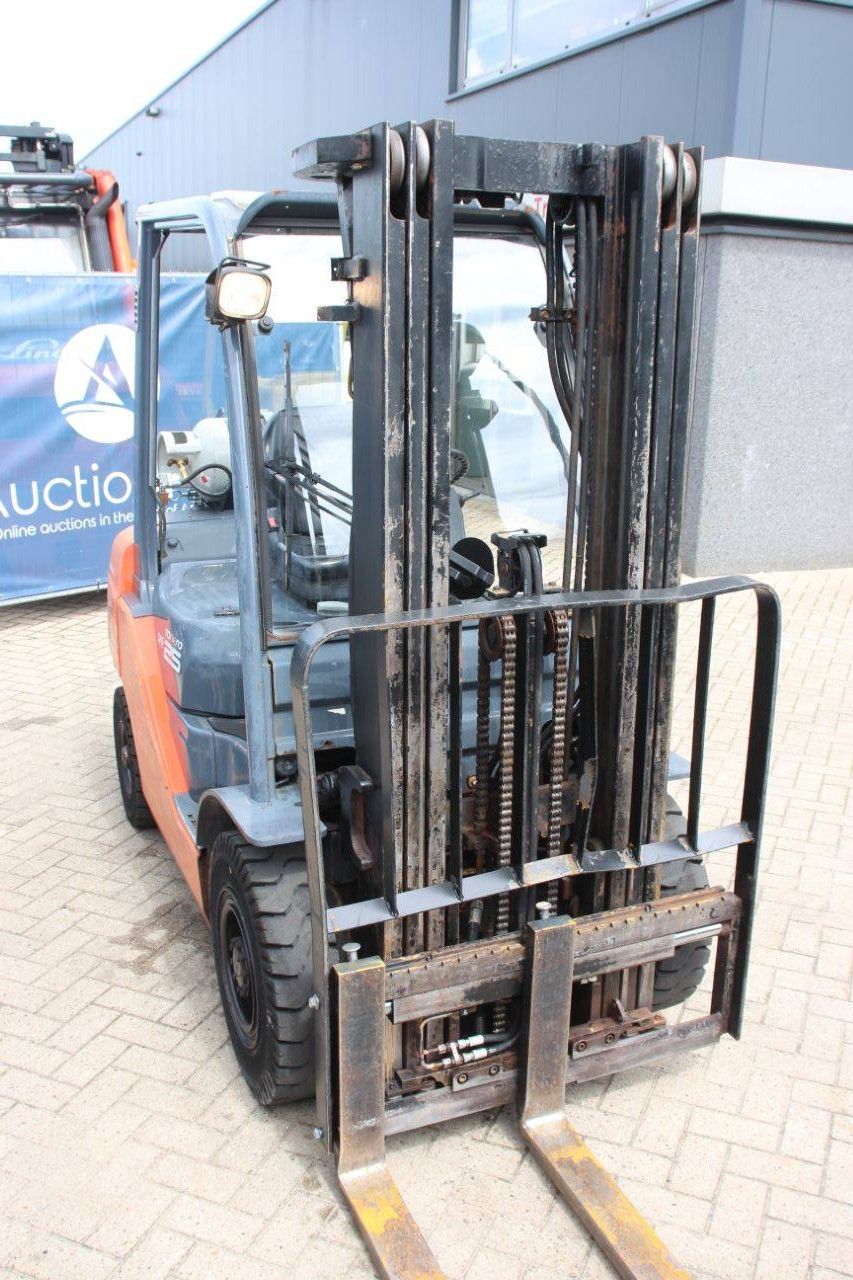 Gabelstapler Toyota 02-8FGF25 LPG 2500kg 4,7m 2010