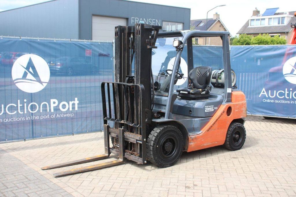 Gabelstapler Toyota 02-8FGF25 LPG 2500kg 4,7m 2010