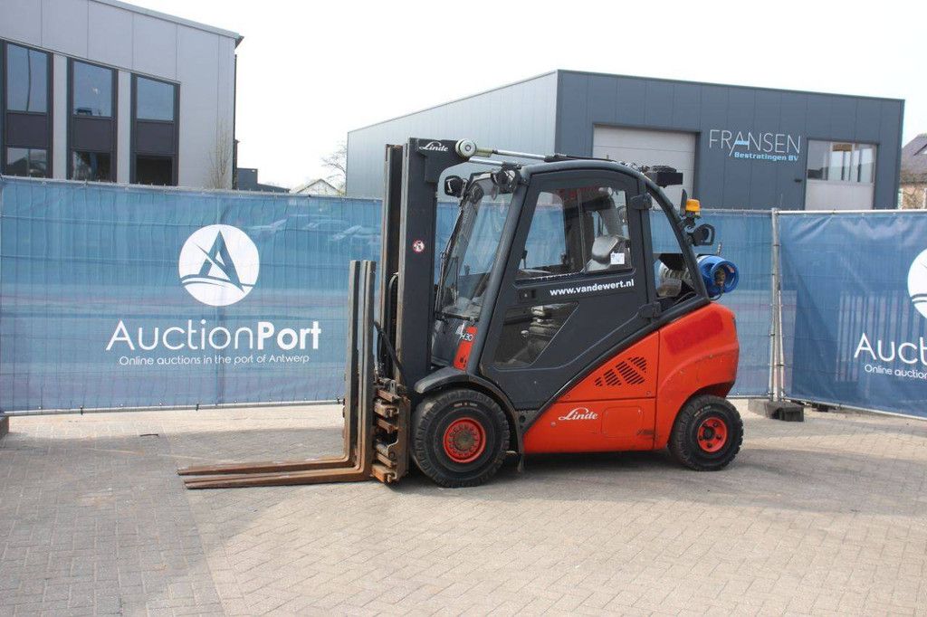 Linde H30T-01 LPG-Gabelstapler 3000 kg 5 m 2011