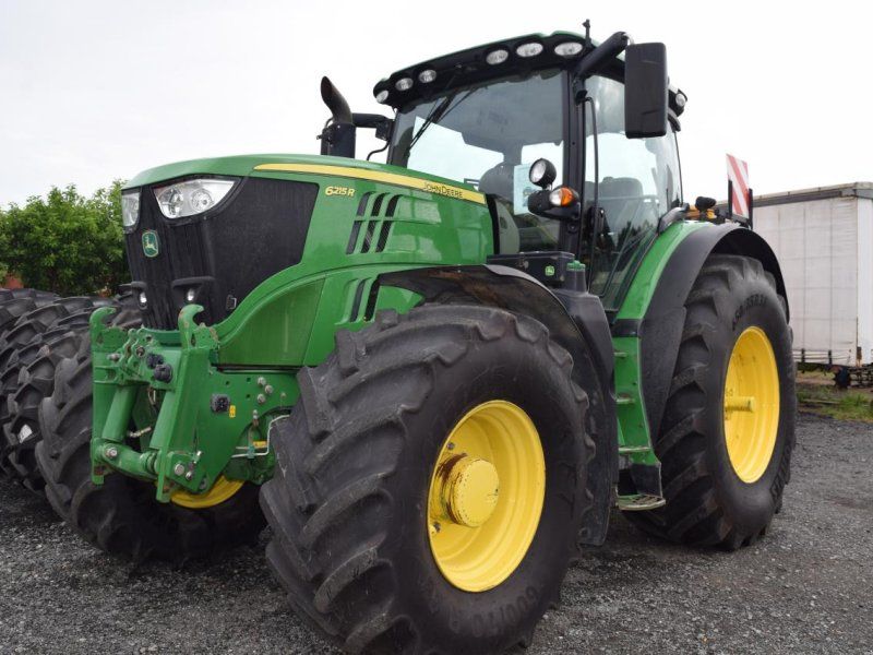 John Deere 6215 R