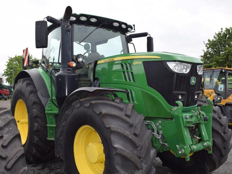 John Deere 6215 R