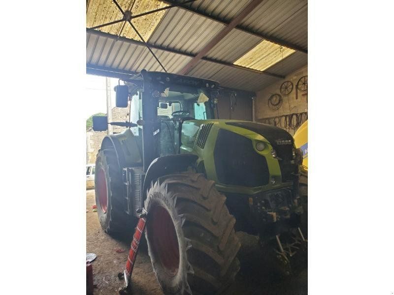 Claas AXION 830
