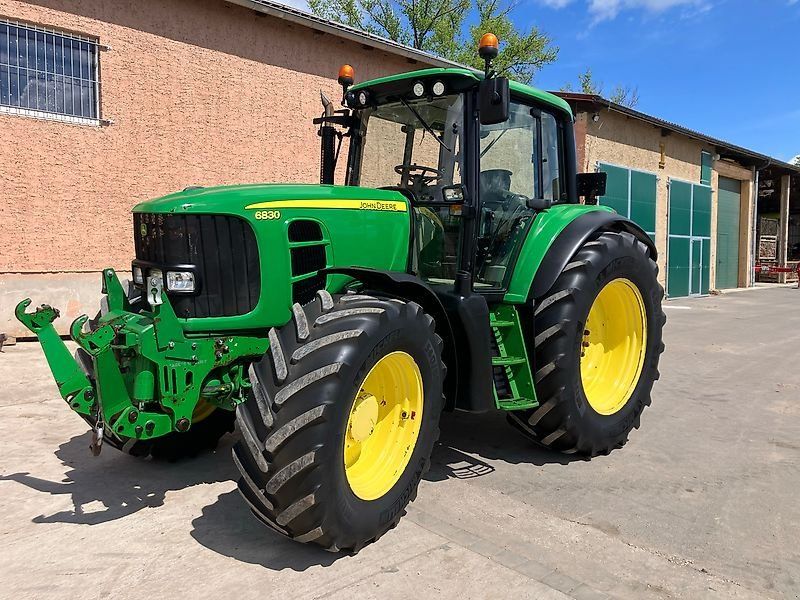 John Deere 6830 *Powr Quad*