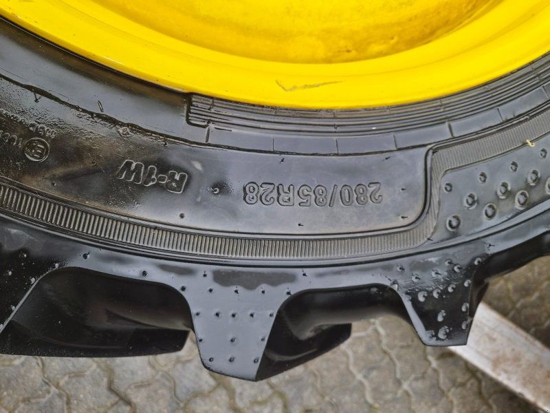 John Deere Pflegerad vorne 280/85R28