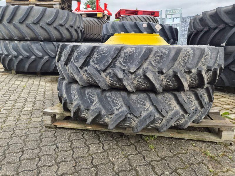 John Deere Pflegerad hinten 300/95R42