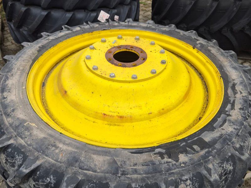 John Deere Pflegerad hinten 300/95R42