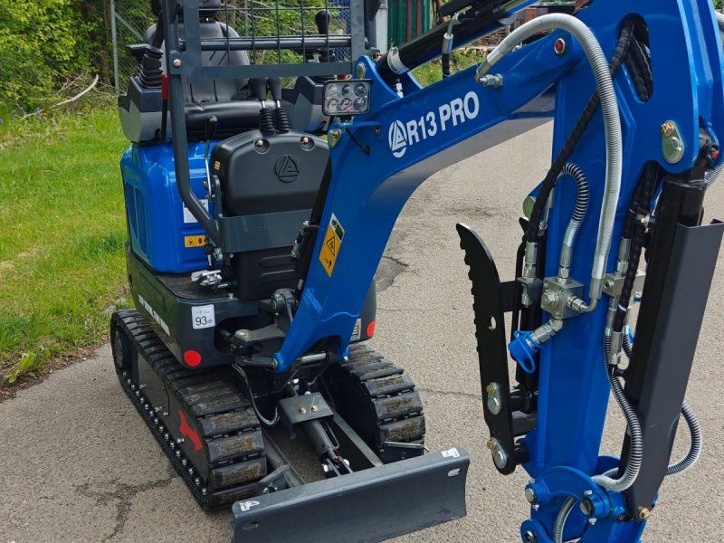 R13-PRO Kubota Motor