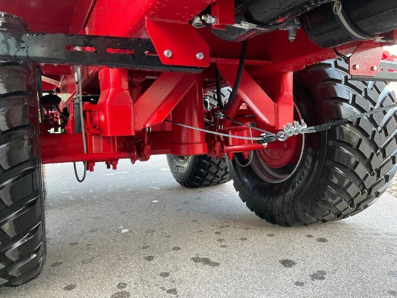 Krampe BB 750 Carrier