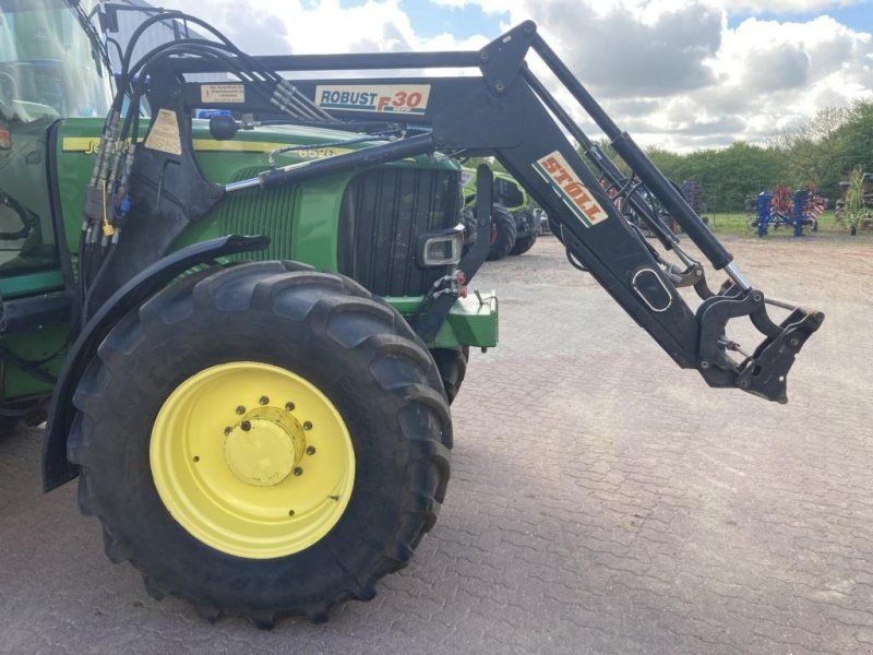 John Deere 6520