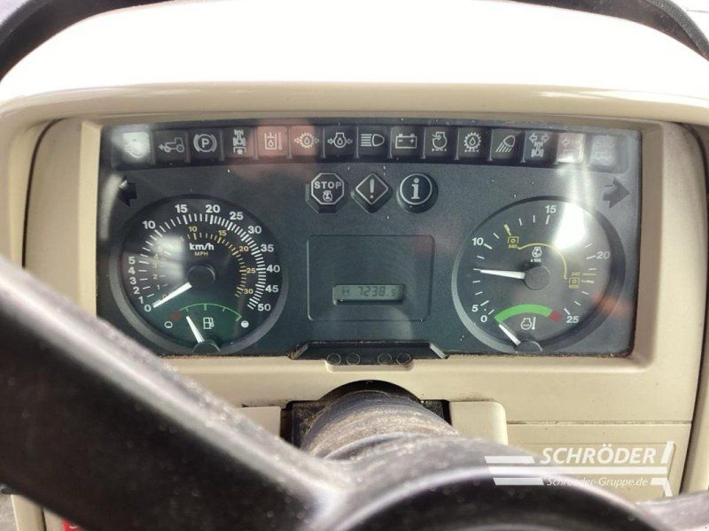 John Deere 6520