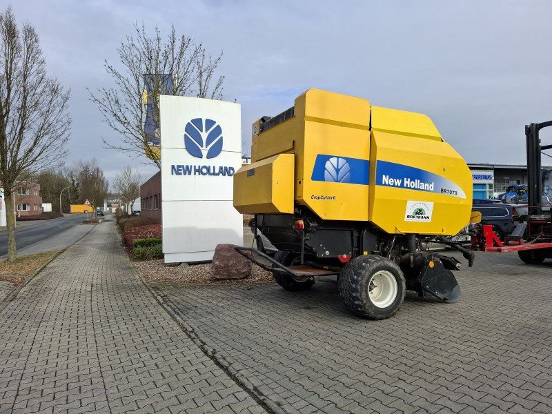 New Holland BR 7070