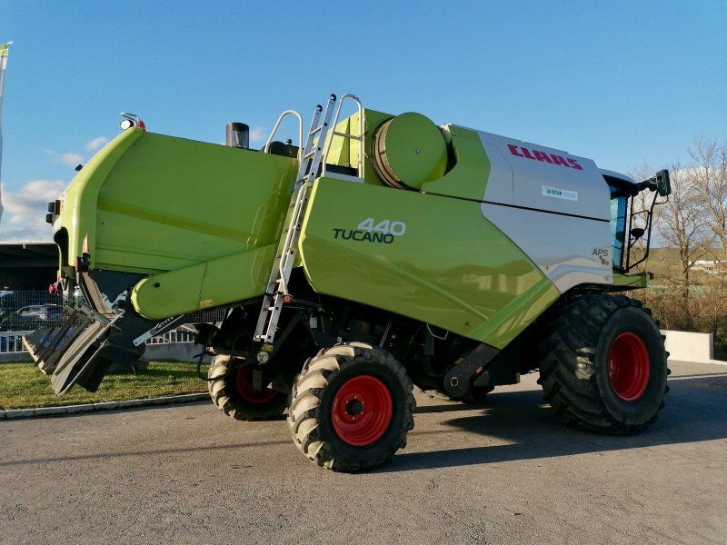 Claas TUCANO 440 (er TUCANO 400)