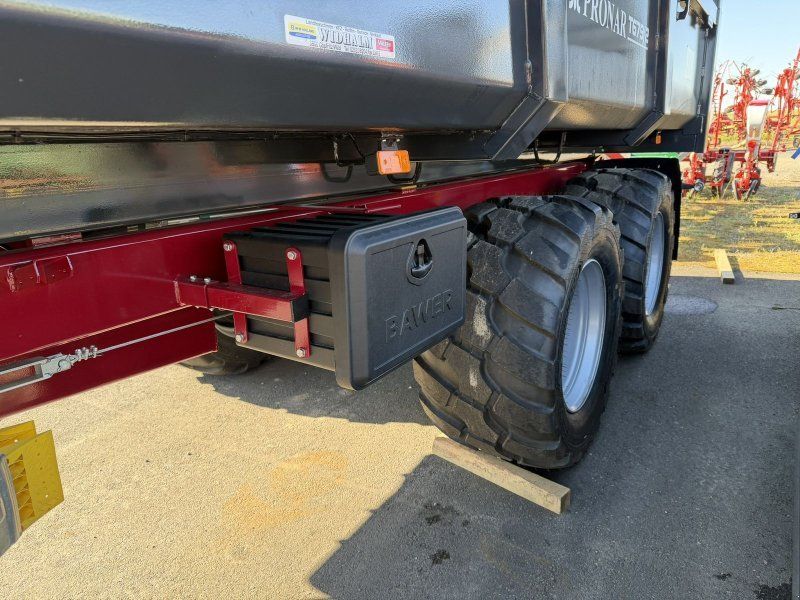 Pronar T 679/2