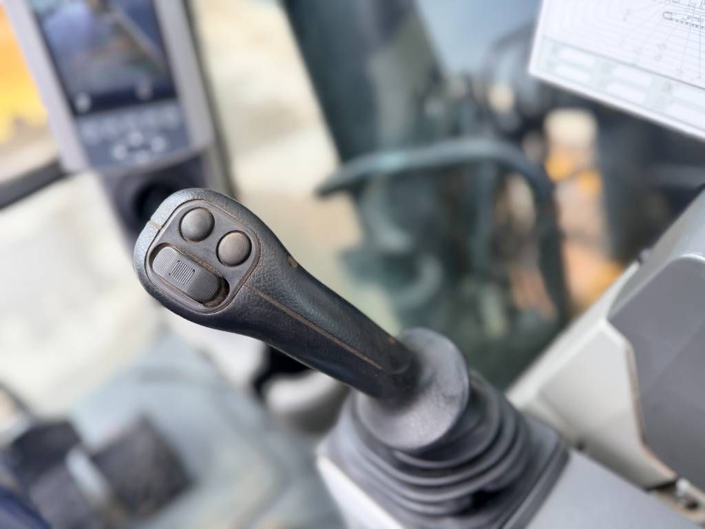 CAT 320E L