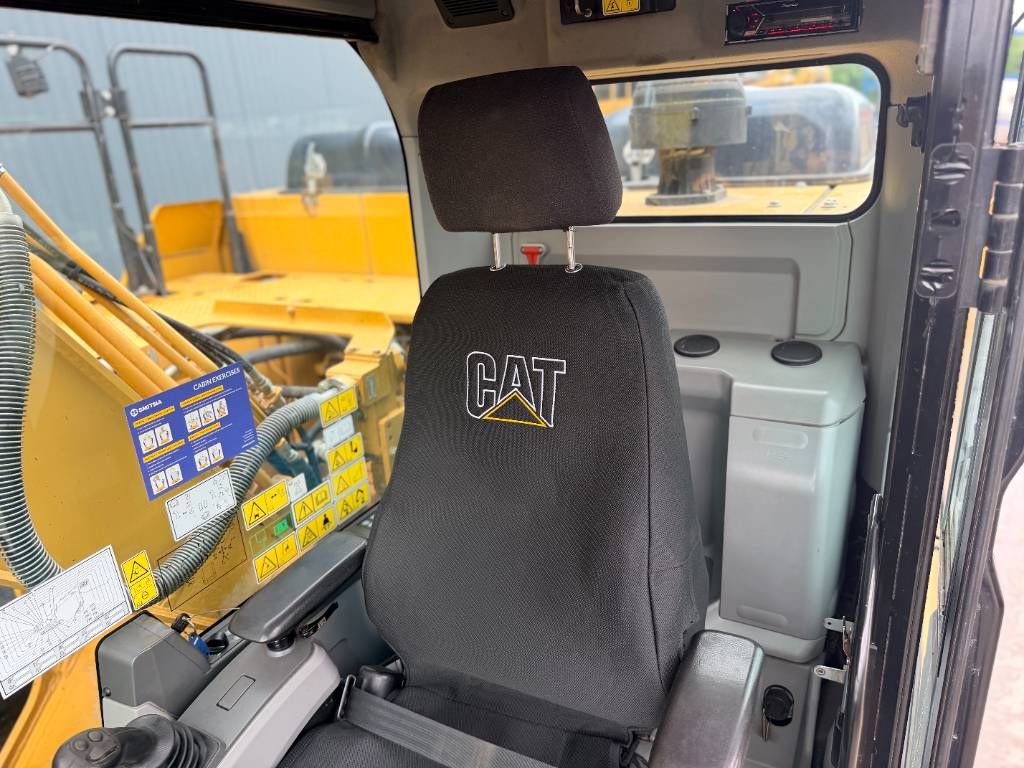 CAT 320E L