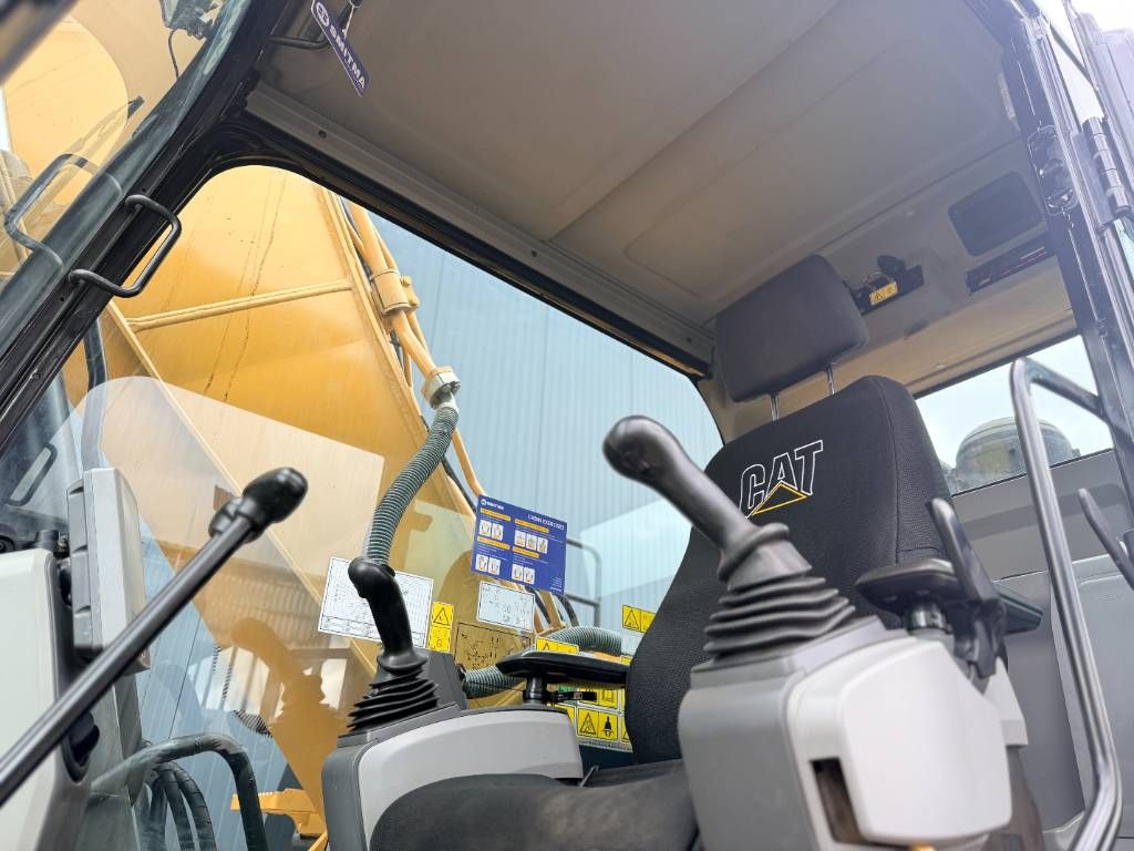CAT 320E L