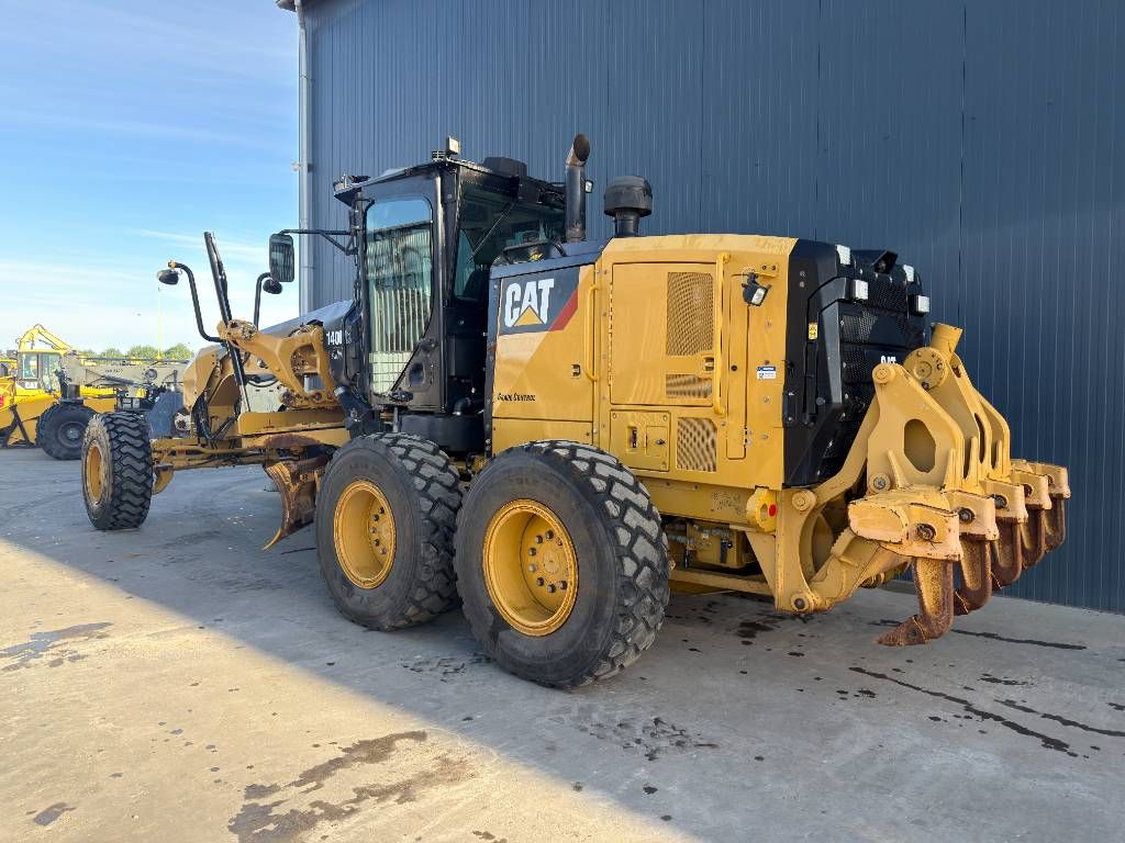 CAT 140M3 AWD