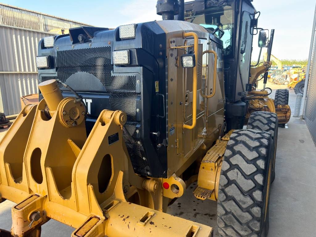 CAT 140M3 AWD