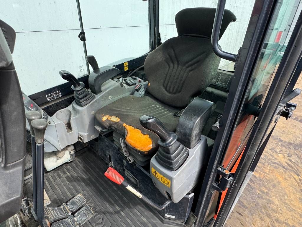 Kubota KX027-4 - Hammer Lines / Quick Coupler