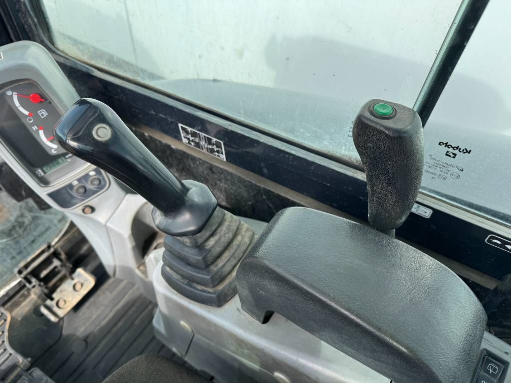 Kubota KX027-4 - Hammer Lines / Quick Coupler