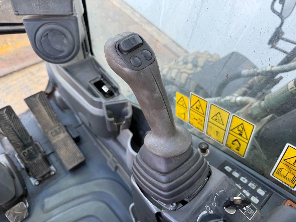 CAT M315D - Triple Boom / Quick Coupler