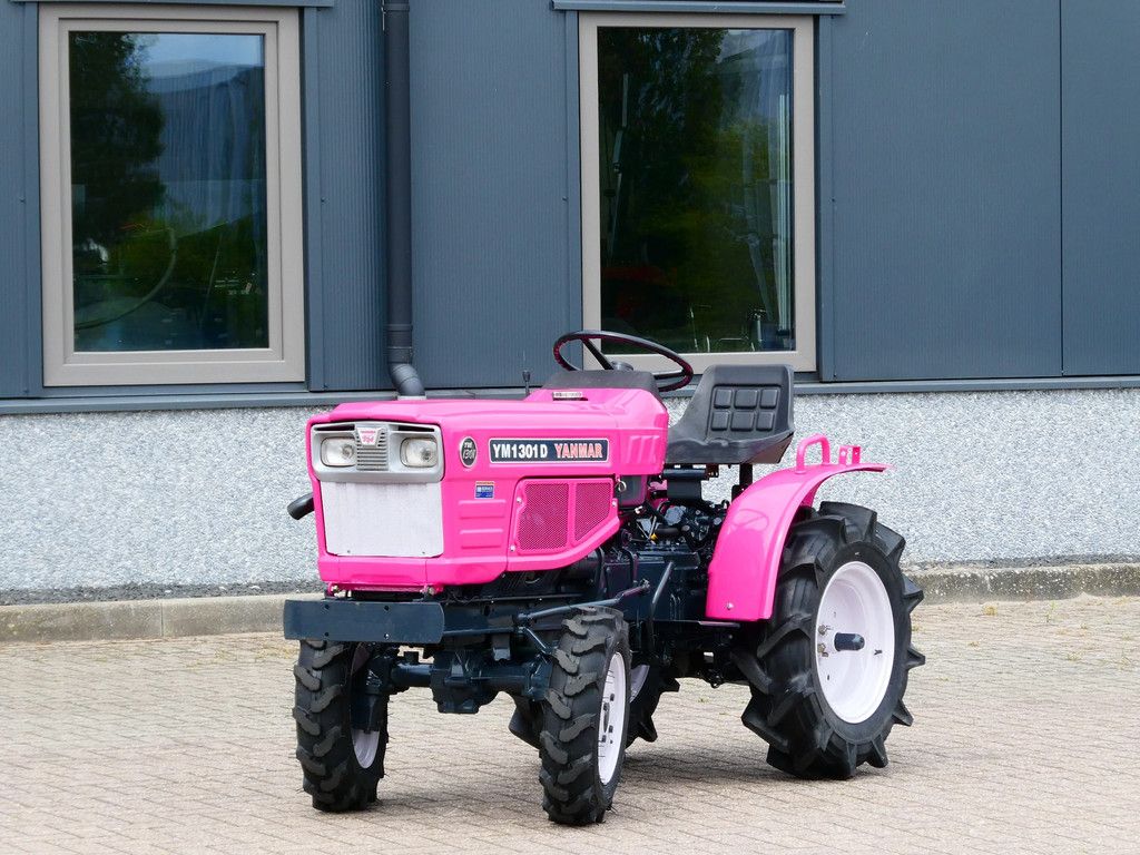 Yanmar YM1301 4wd / 1109 Draaiuren / Pink Edition