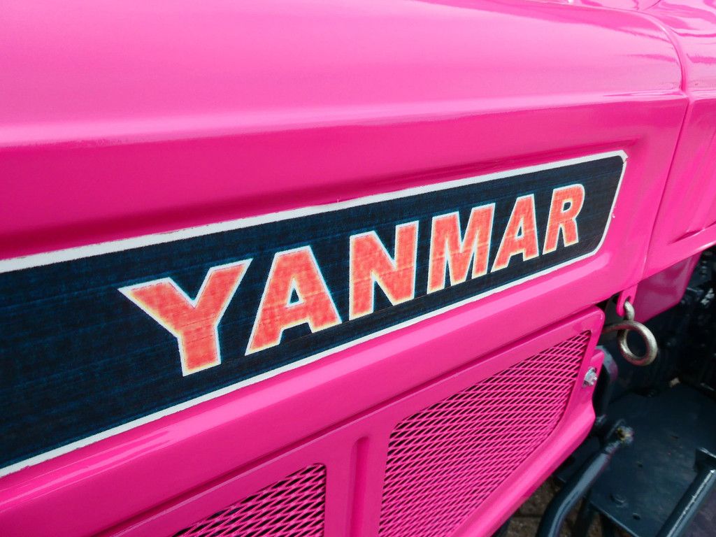 Yanmar YM1301 4wd / 1109 Draaiuren / Pink Edition