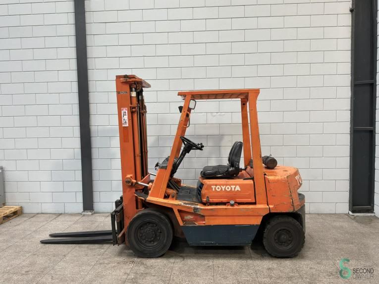 Gabelstapler Diesel Toyota 02-5 FD 20