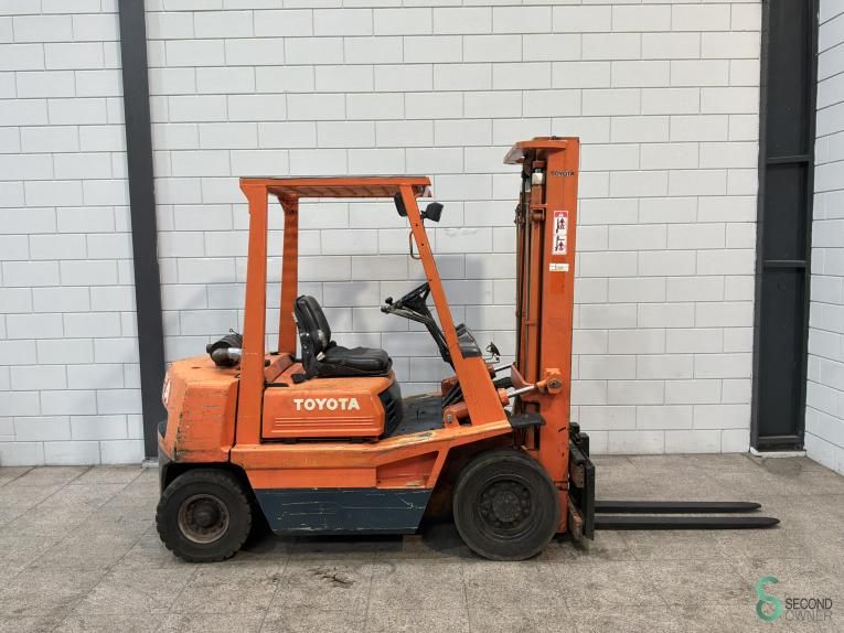 Gabelstapler Diesel Toyota 02-5 FD 20