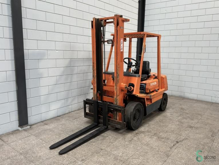Gabelstapler Diesel Toyota 02-5 FD 20
