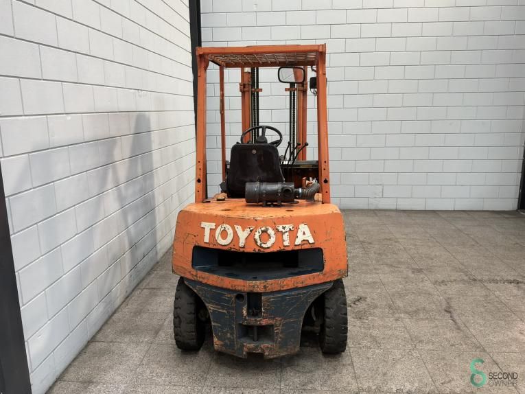 Gabelstapler Diesel Toyota 02-5 FD 20