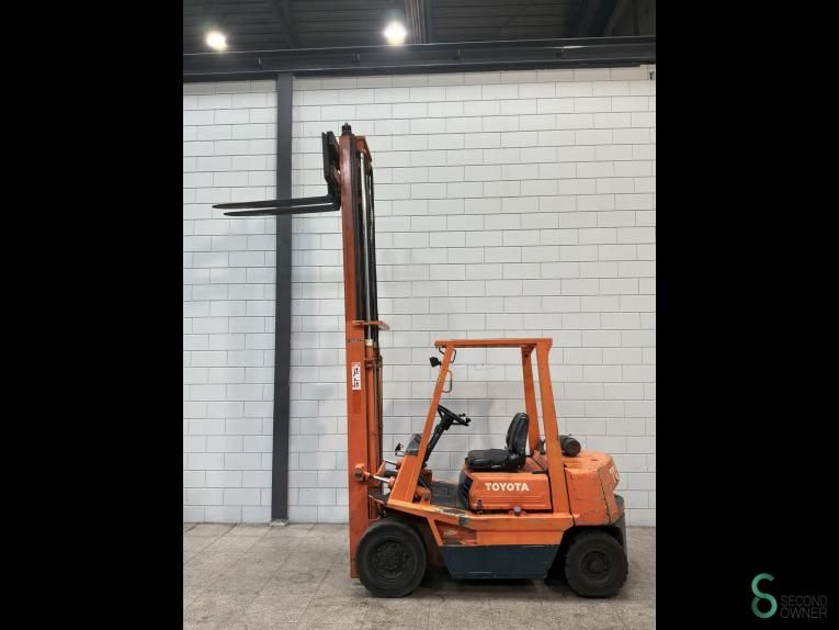 Gabelstapler Diesel Toyota 02-5 FD 20