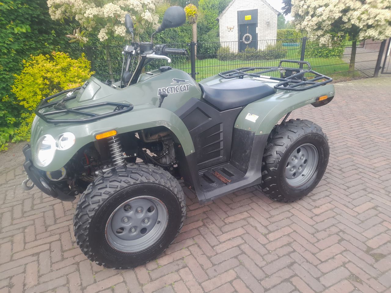 Arctic cat 400cc 4x4 met autokenteken Quad ATV