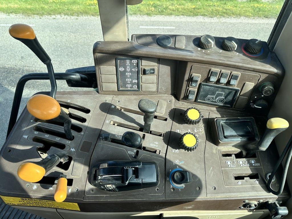 John Deere 6410