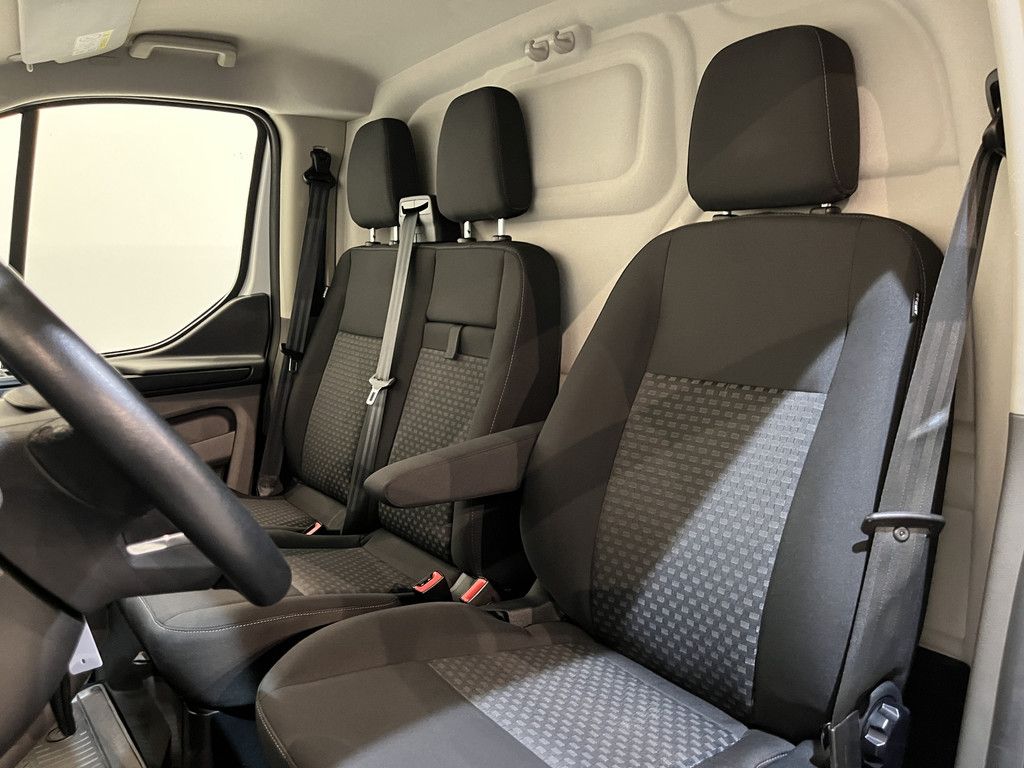 Ford Transit Custom 340 L1H1 PHEV Benzine Hybride Trend Automaat / Euro 6 / Schuifdeur L + R / Airco / CarPlay / Cruise Control / Camera / Navigatie / Klep / 3-Zits / 18.300 KM !!
