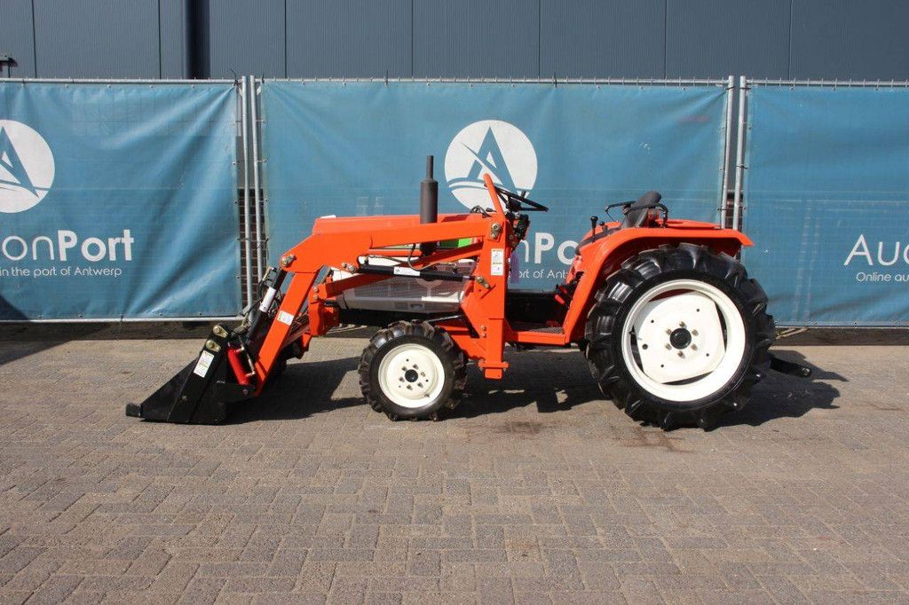 Kubota B1702 Diesel Mini Tractor 17hp with Front Loader New