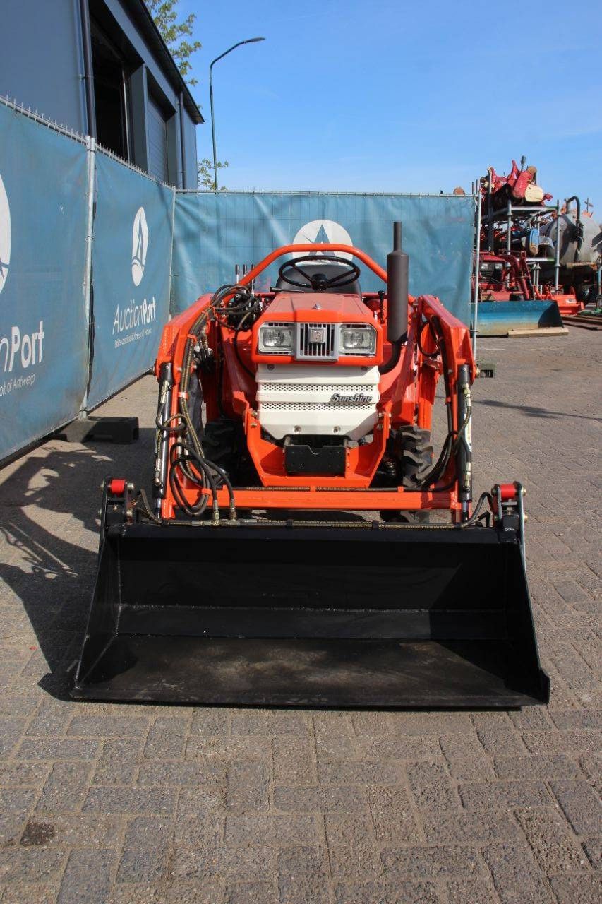 Kubota B1702 Diesel Mini Tractor 17hp with Front Loader New