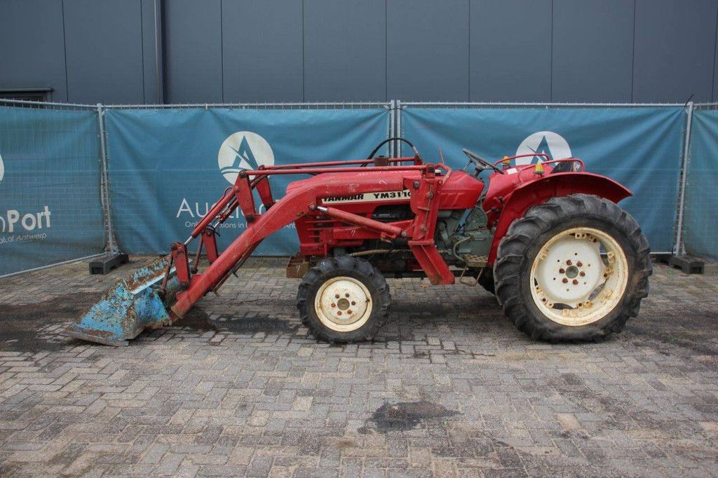 Yanmar YM3110D Mini-Traktor Diesel 37 PS mit Frontlader