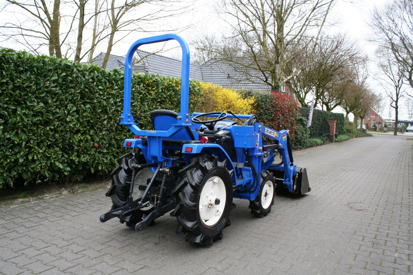 Iseki Sial 5 with front loader