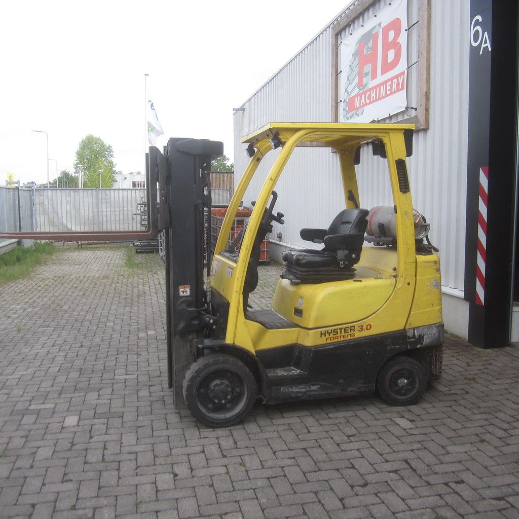 Hyster 3.0 FT, LPG-gas, triplex, side shift, freelift.