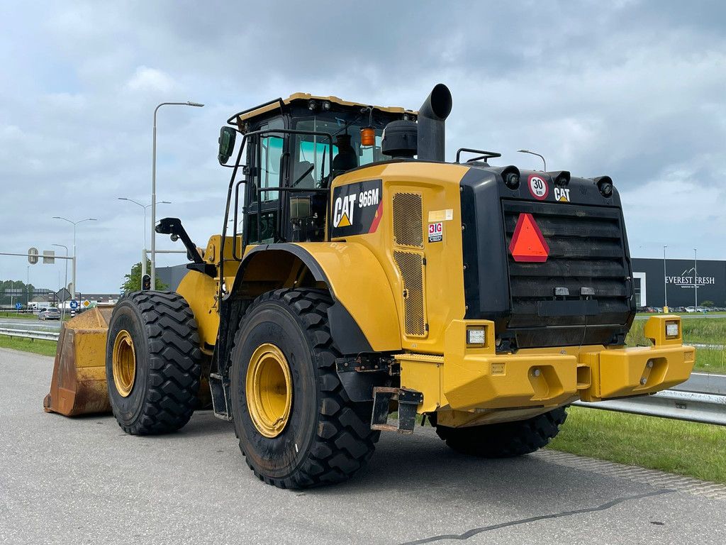 Caterpillar 966M NEW TIRES