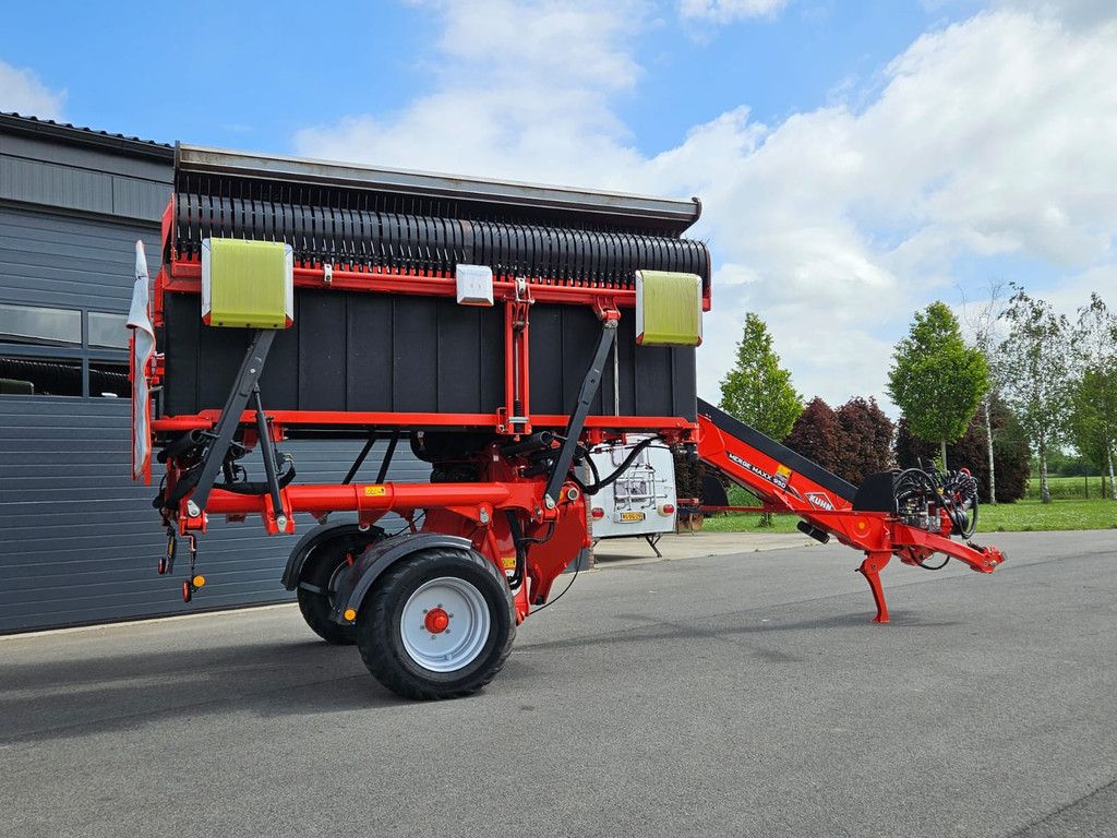 Kuhn MERGE MAXX 950 Bandenhark